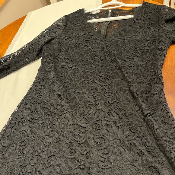 Lace dress with sleeves from Reitmans - Picture 4 of 4